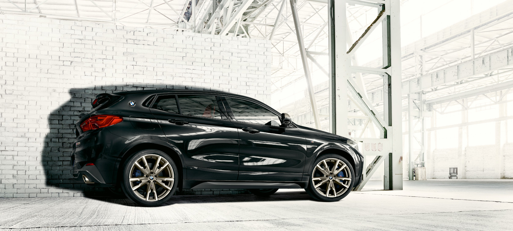 BMW X2 M35i Side view BMW X2 M35i Side view