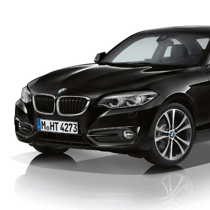 BMW 2 Series Coupé, Model Sport Line three-quarter front shot