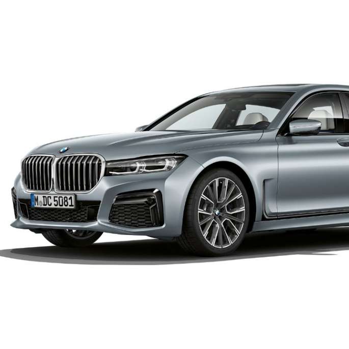 BMW 7 Series Saloon M Sport package, three-quarter front view Grey BMW 7 Series Saloon M Sport package in three-quarter front view