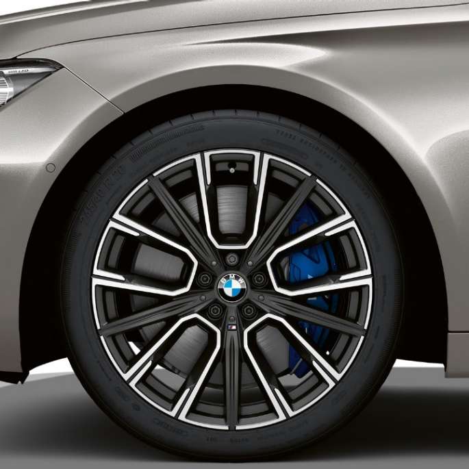 BMW 7 Series Saloon M Sport package, wheels BMW 7 Series Saloon M Sport package: Close-up of the wheels