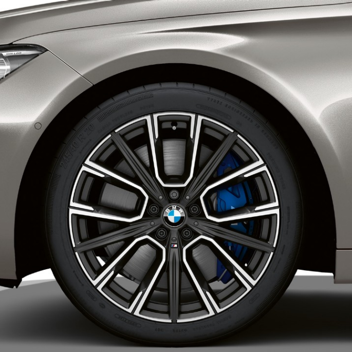 BMW 7 Series Saloon M Sport package, wheels BMW 7 Series Saloon M Sport package: Close-up of the wheels