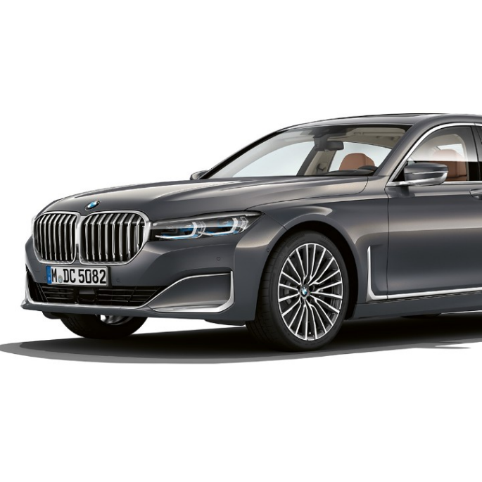 BMW 7 Series Saloon with Exterior Design Pure Excellence, three-quarter front view Grey BMW 7 Series Saloon with Exterior Design Pure Excellence in three-quarter front view