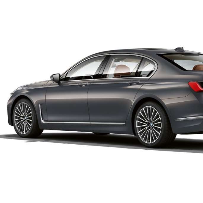 BMW 7 Series Saloon with Exterior Design Pure Excellence, three-quarter rear view Grey BMW 7 Series Saloon with Exterior Design Pure Excellence in three-quarter rear view