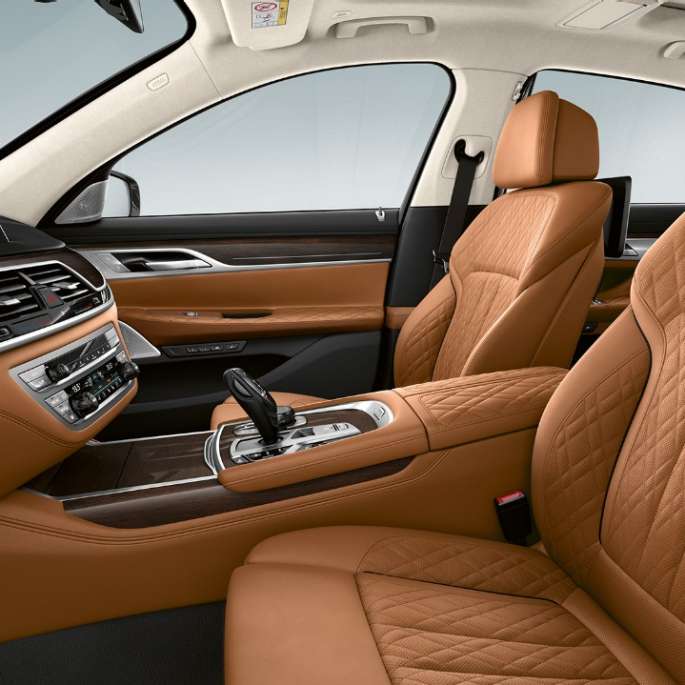 BMW 7 Series Saloon Design with Exterior Design Pure Excellence, leather upholstery BMW 7 Series Saloon with Exterior Design Pure Excellence, Nappa leather upholstery